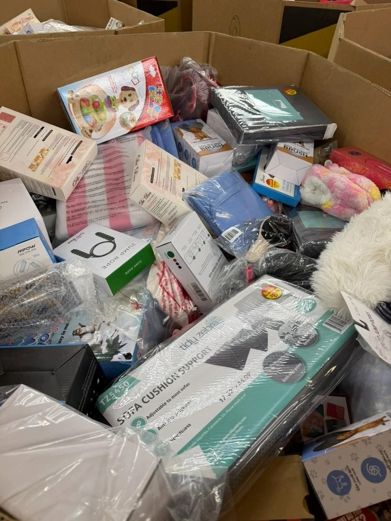 Amazon Elite Hidden Bargain Bundle Packed With Overstock Treasures