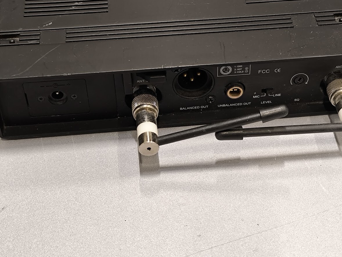 UHF MR-801 True Diversity Wireless Receiver – Used, Working