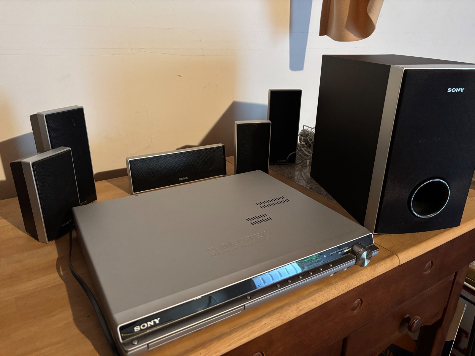 Sony Digital Amplifier Electronics with speakers and all wiring.