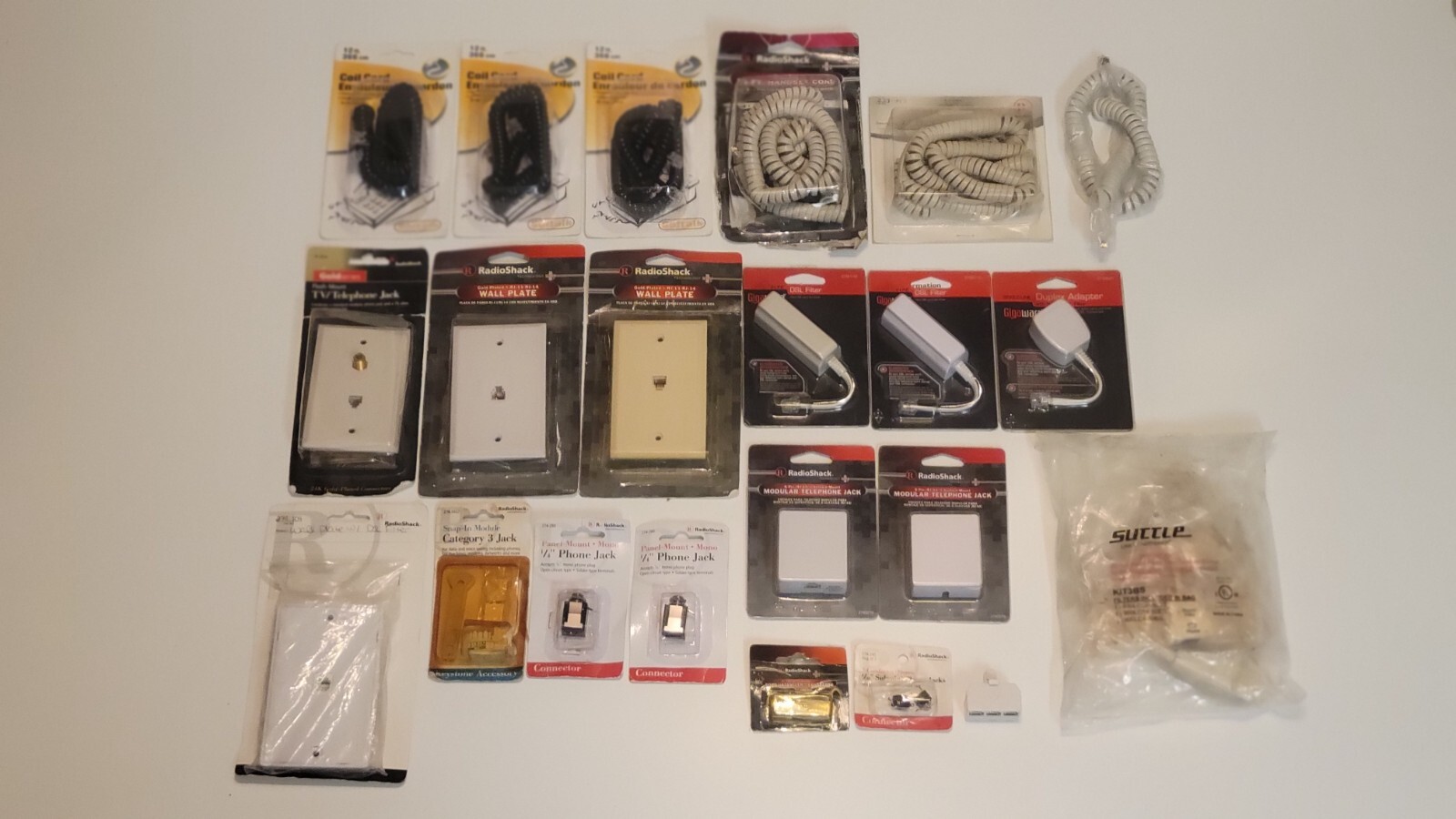 Mixed Bulk Wholesale Lot of 50 Miscellaneous Items such as Suttle Line Condition