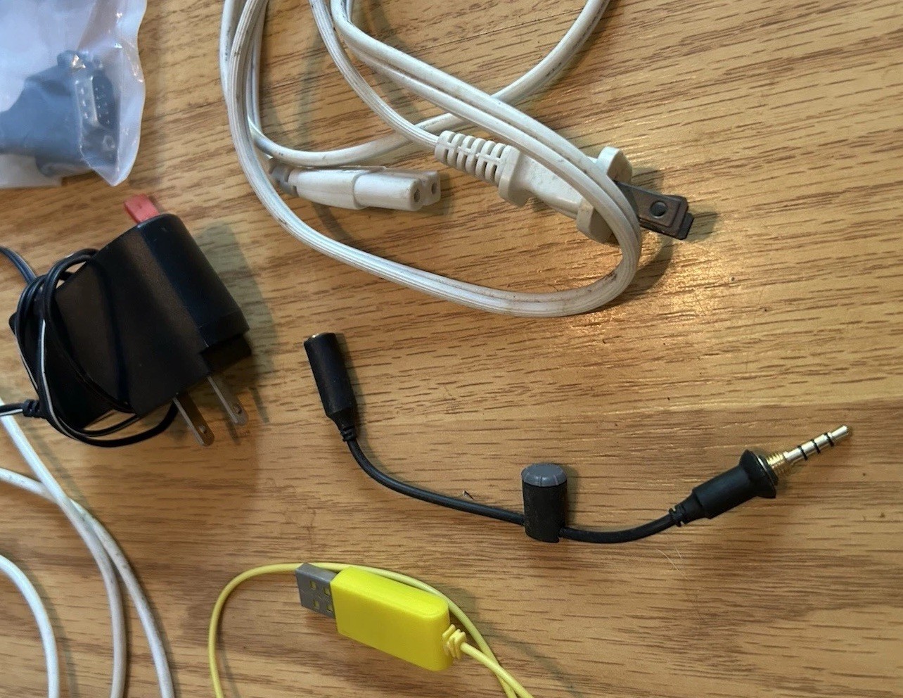 Electronic Cords And Controllers Lot 20 Pieces HP Charger Thunder Tumbler Micro