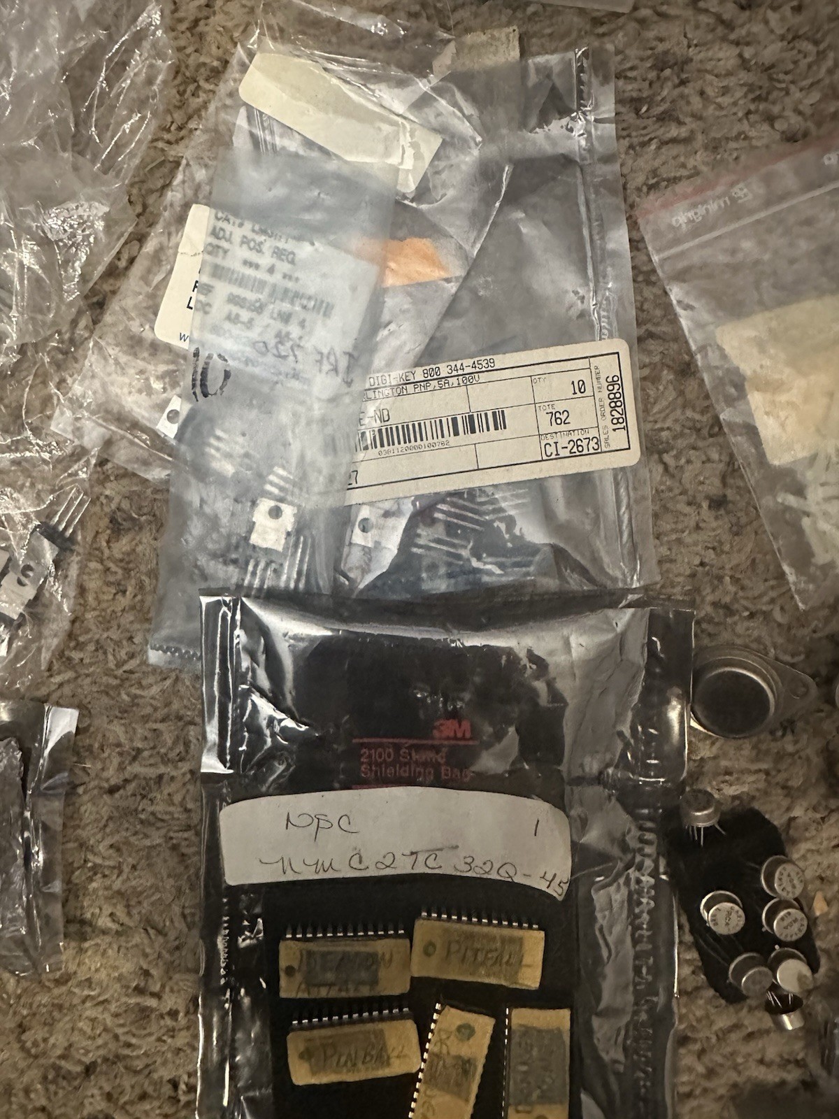 Motorola TI RCA Sony National Semi Electronic Components Mixed Lot MC33030P NOS