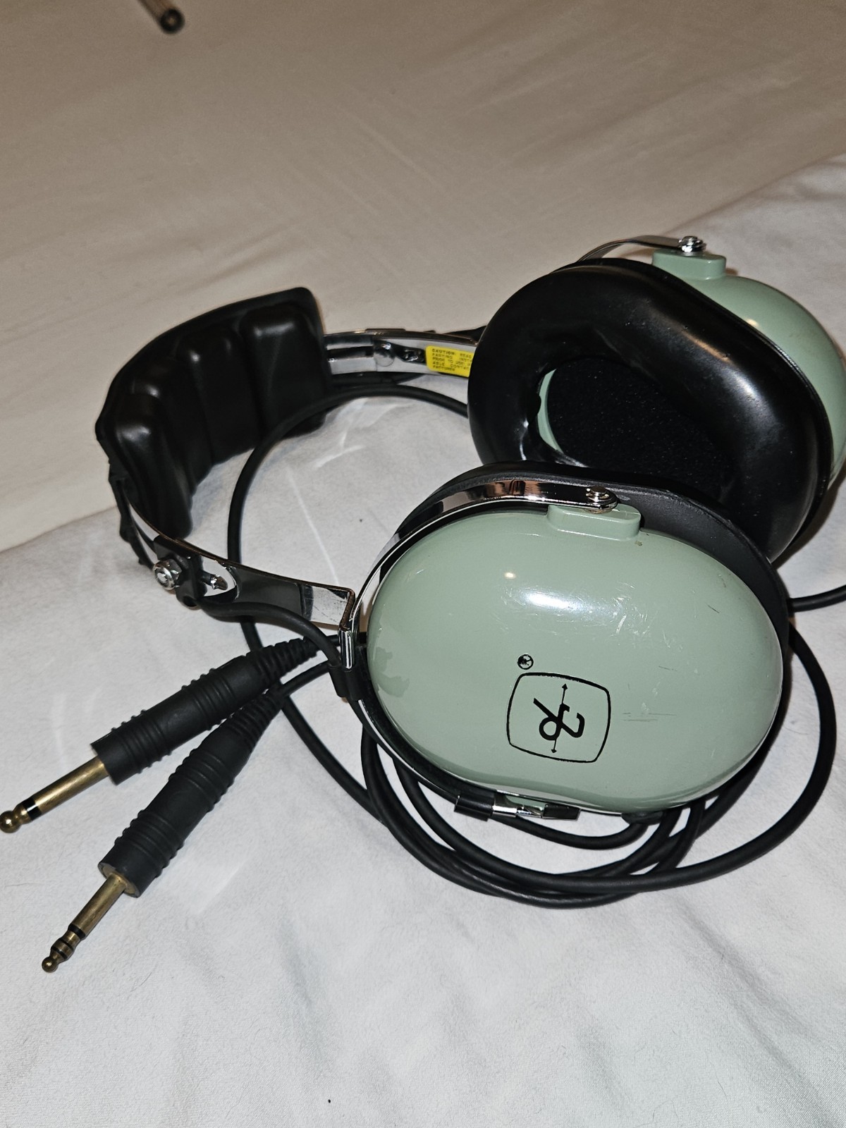 Pilots: Sporty’s SP-400 Nav/Com, David Clark Headset, Flight Bag
