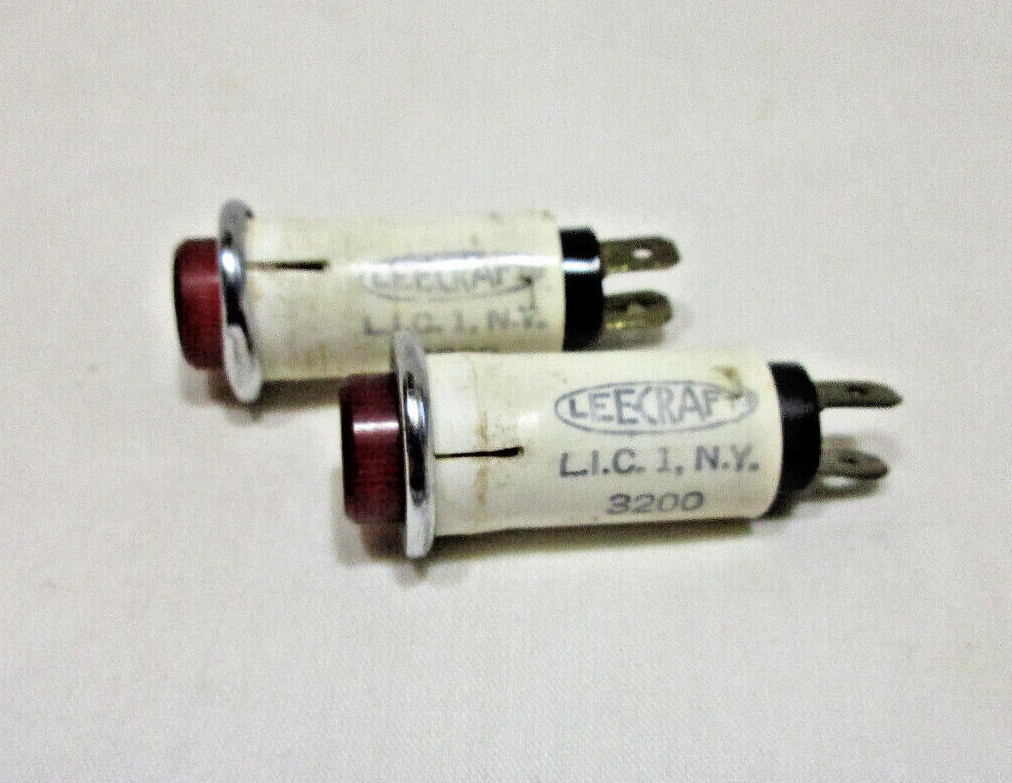 (2) LEECRAFT Series 32 “Snaplites” 14V, Flat Cylinder Lens, Red or White