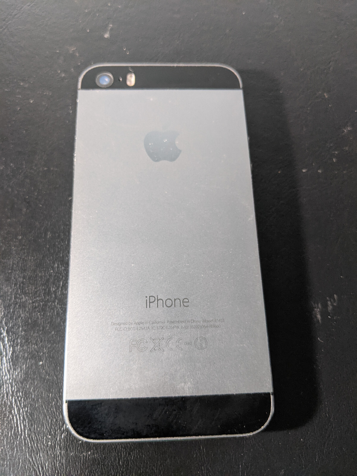 Lot of 7 Apple products – ipod, Iphone – take a look
