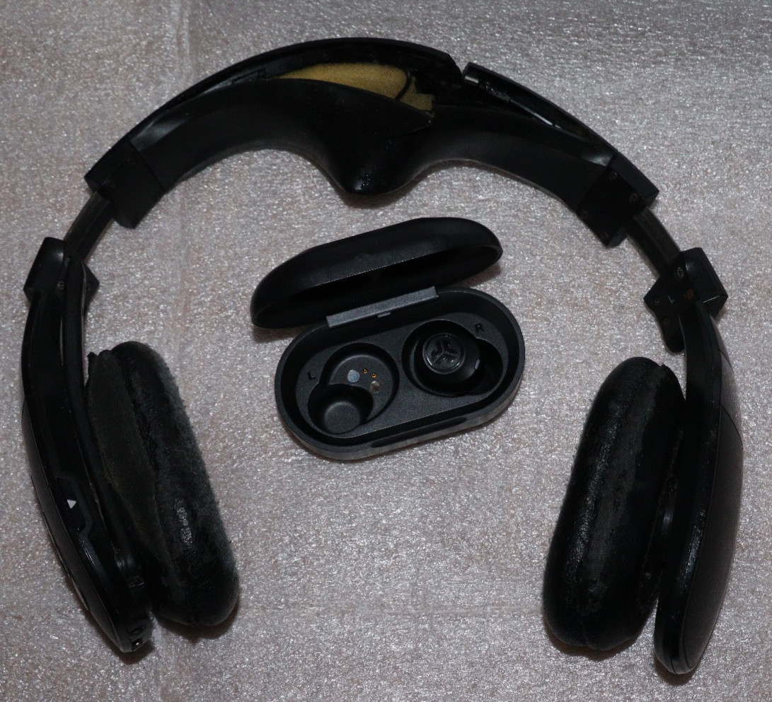 Junk Box of Bluetooth Headphones – Beats Altec-Lansing BlueParrott