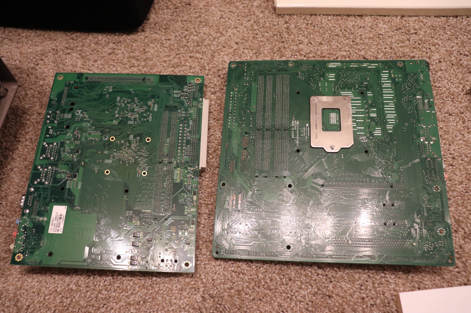 Lot of electronics selling as lots or bulk as-is untested recently priced @ bulk