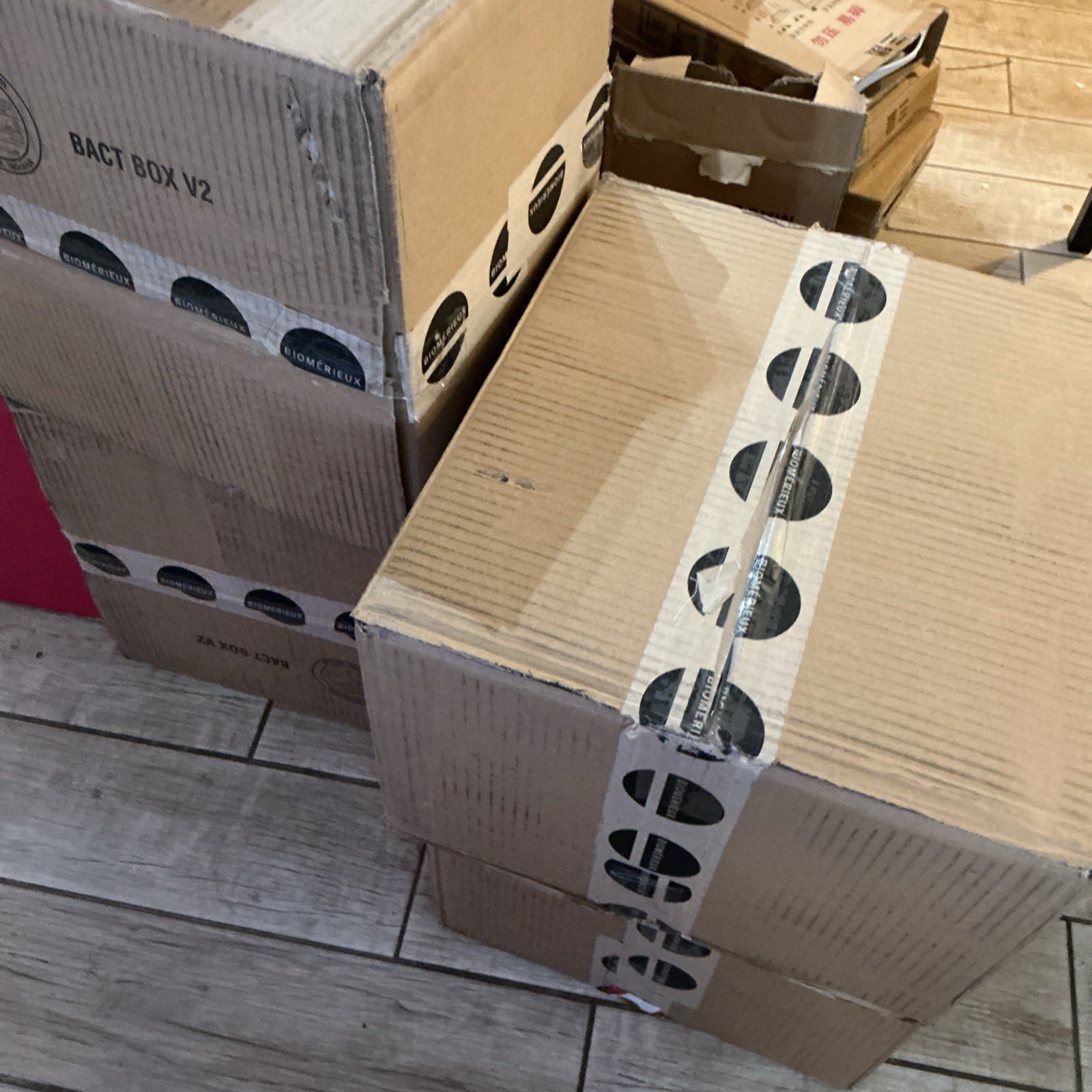 Surprise Boxes With Various Things Amazon Returns Take Advantage Of New Offers