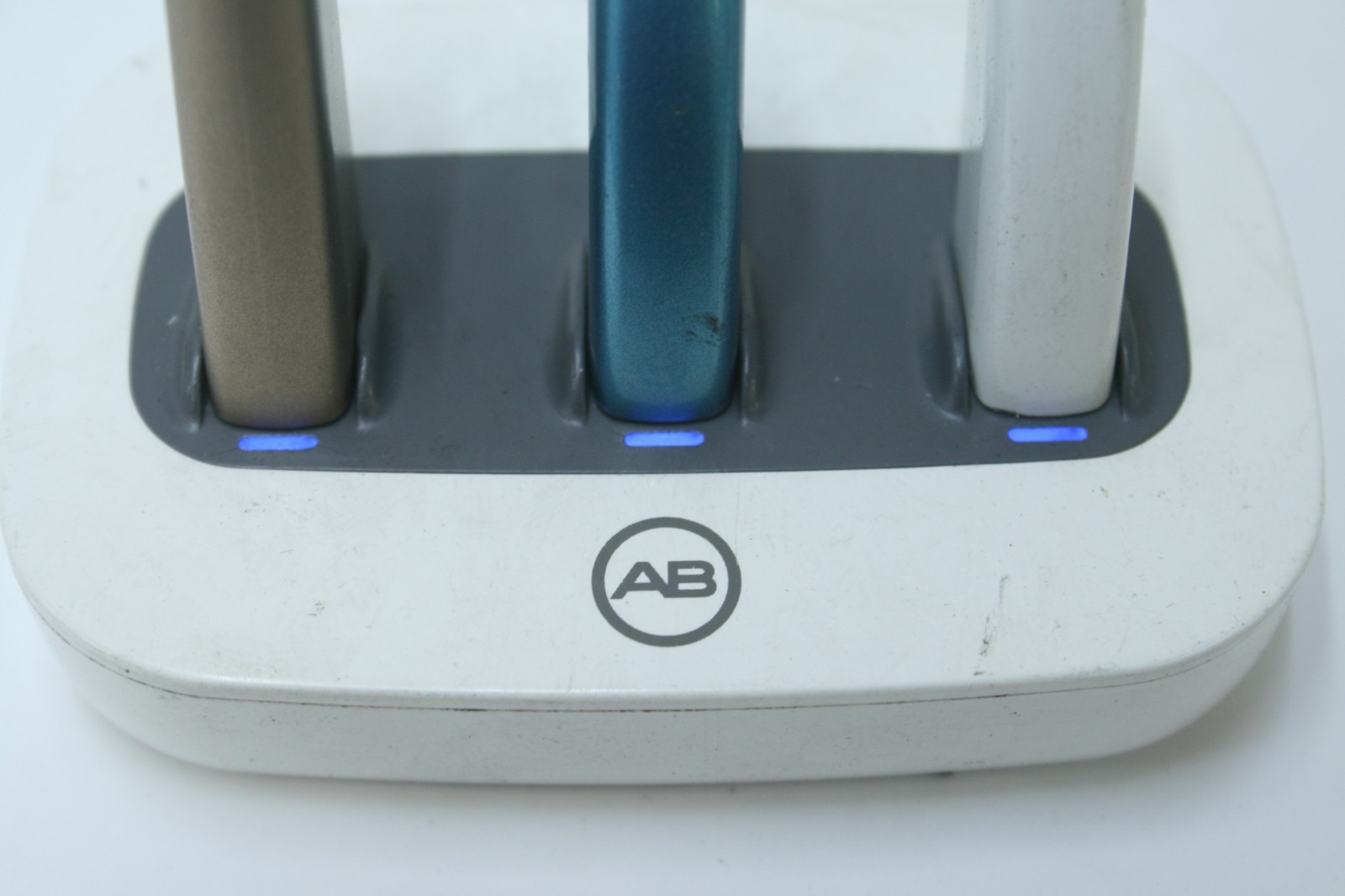 AB ADVANCED BIONICS M BATTERY CHARGER CL-5607 CHARGER ONLY T7-D5