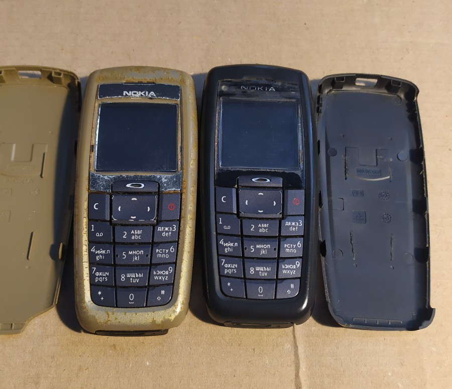 Nokia 2600 (RH-59) – Set of 2 Retro Mobile Phones – Made in Hungary – Working