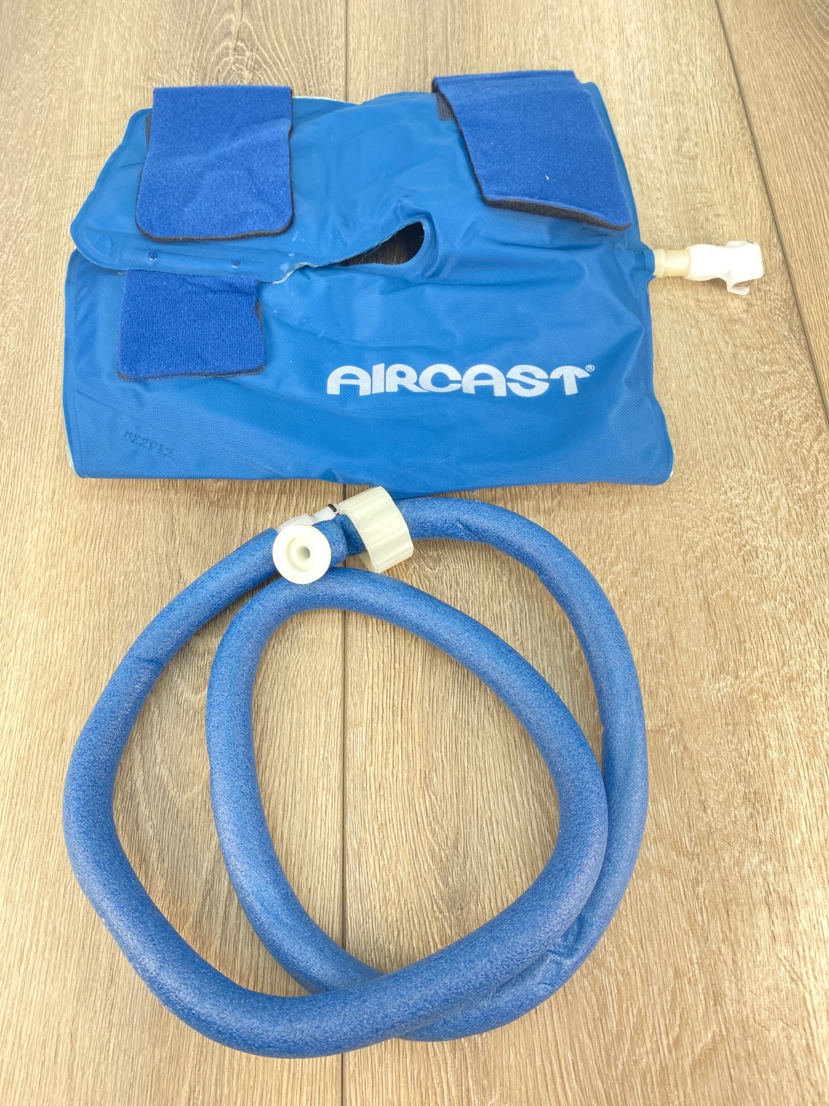 Aircast Cryo Cuff Ice Therapy Standard Gravity Cooler for Knee – Size Medium