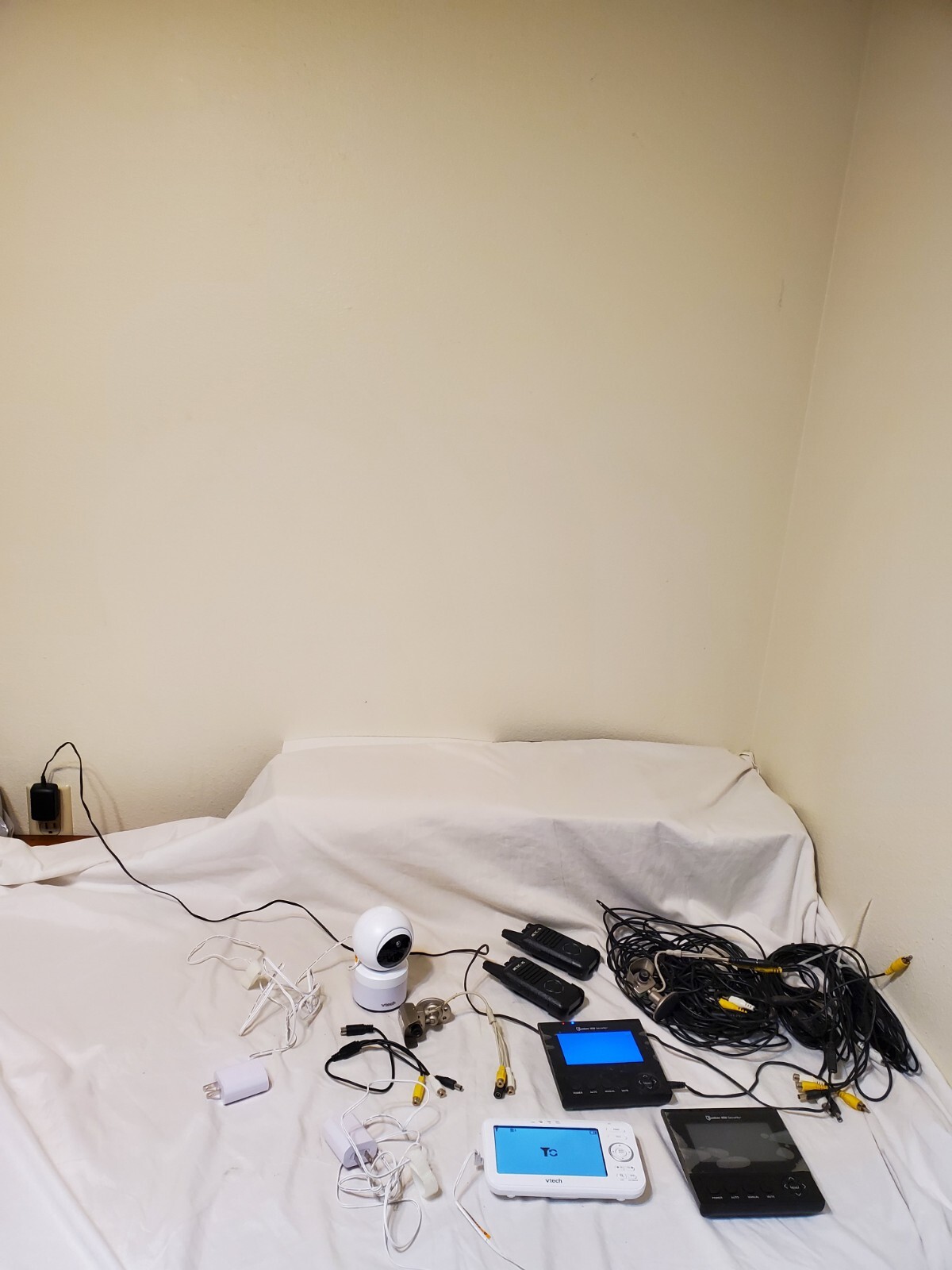 “Mixed Lot: VTech Baby Monitor, Surveillance Cameras, Walkie-Talkies, and…