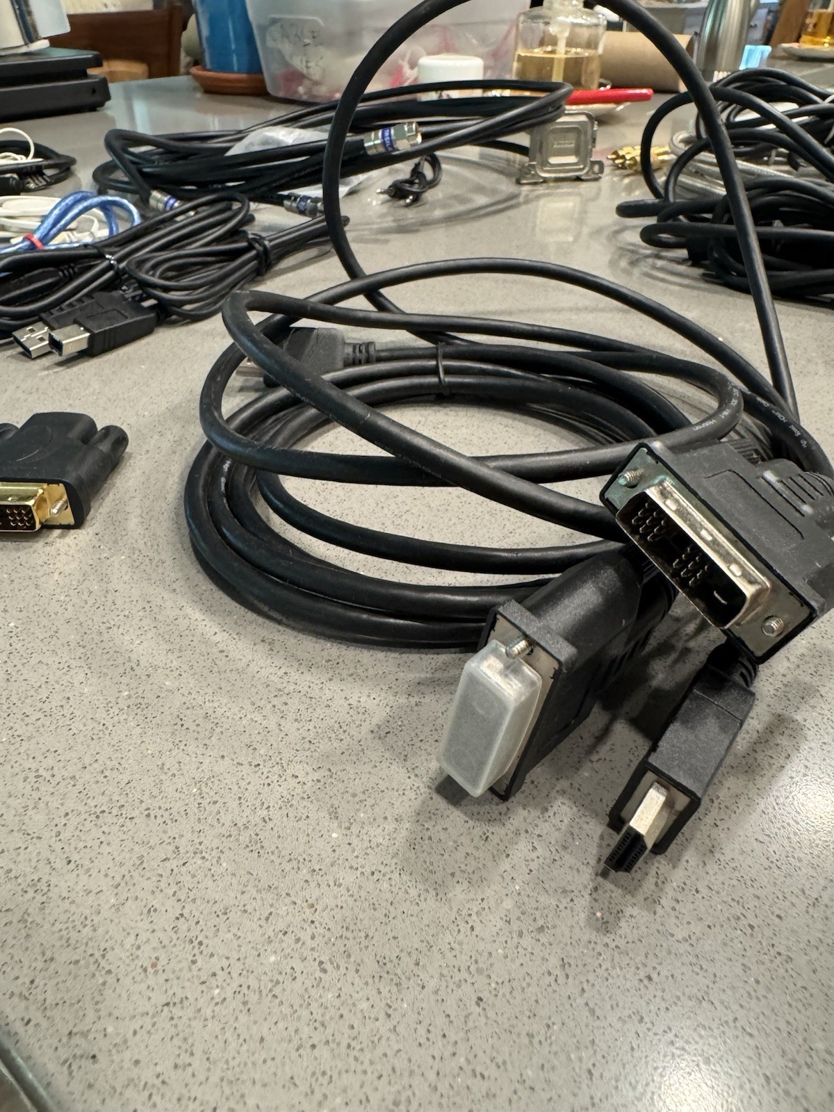 Mixed Lot AV & Computer Cables/Adapters HDMI USB Micro-USB Lightning RCA