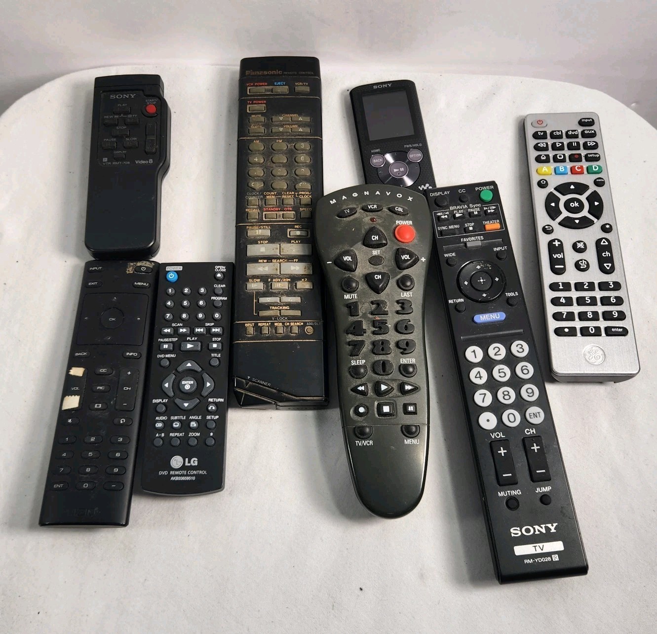 Lot Of Random Electronics Recorders, Headsets, Ear Buds, Remotes , See Pics
