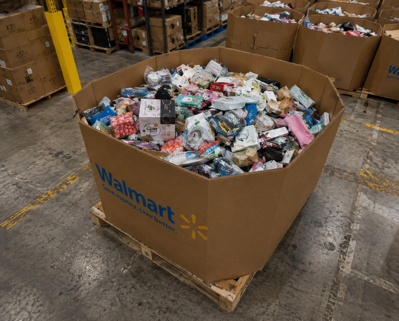 Amazon Returns Merchandise Featuring Home and Family Necessities