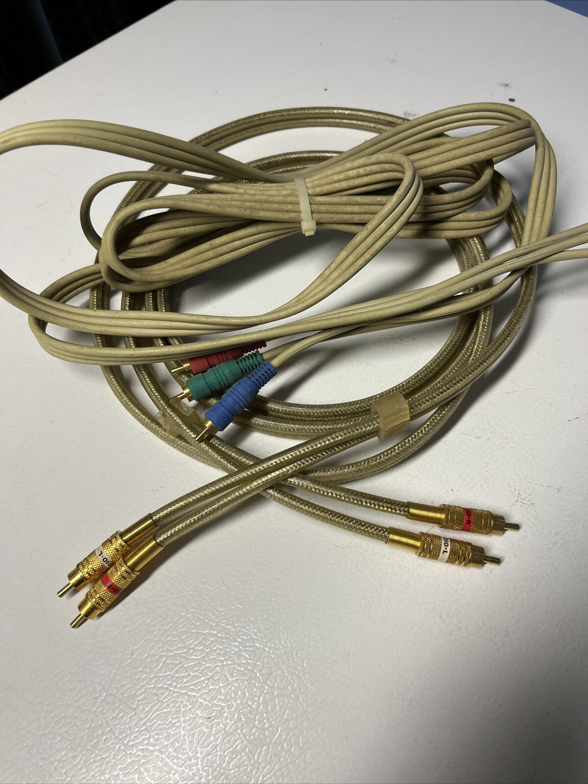 Lot Of Miscellaneous Electronic Cables.