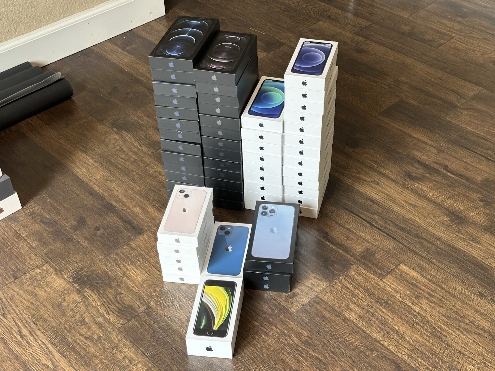 Apple iPhone Demo Box Lot (iPhone 12 series, iPhone 13 series, iPhone SE 2nd) 58