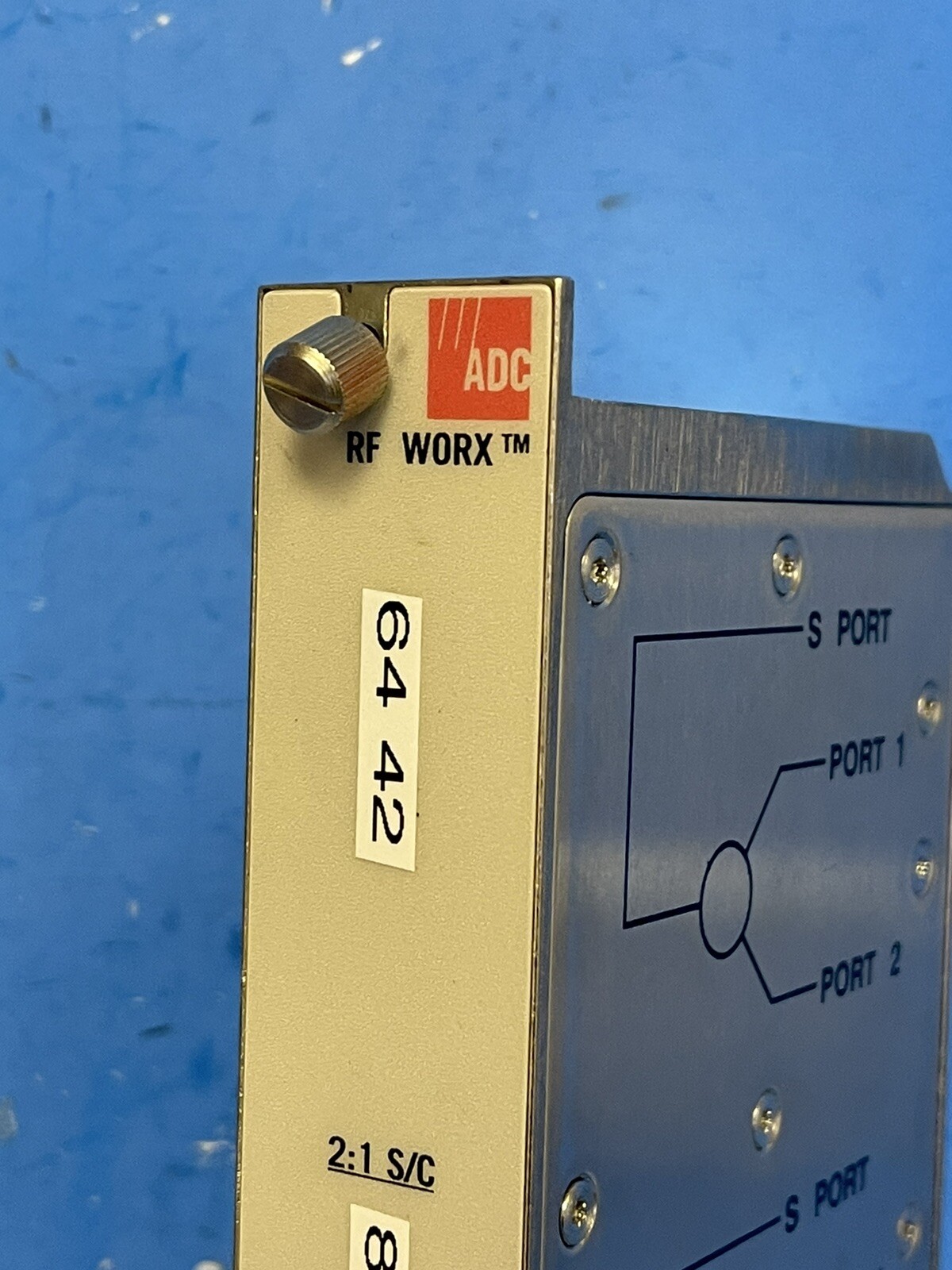 ADC RF WORX SCV-3002F / DC 5-1000 MHz 2:1 S/C SPLITTER