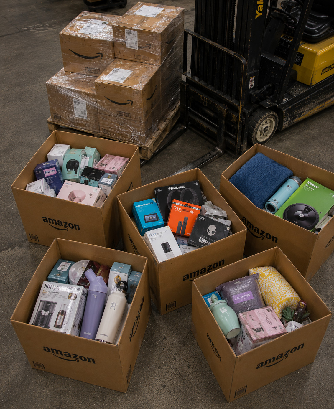 Amazon Returns Mixed Merchandise with Everyday Household Essentials Included