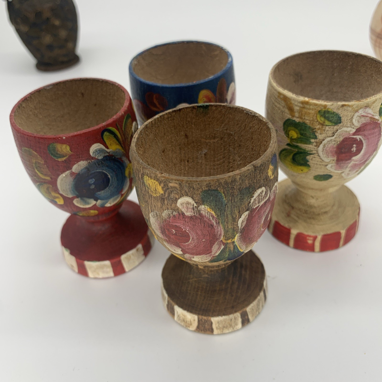 Miscellaneous Lot Collection 4 Wooden Egg Cups, Ceramic Vase, Mini Wood Vessel