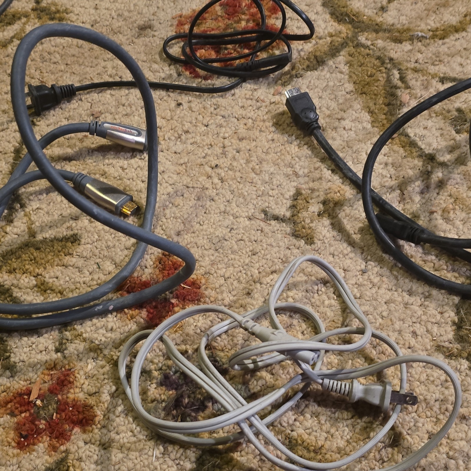 LARGE ASSORTMENT of Older Tech wires/chargers /power Cords /micro USB /others