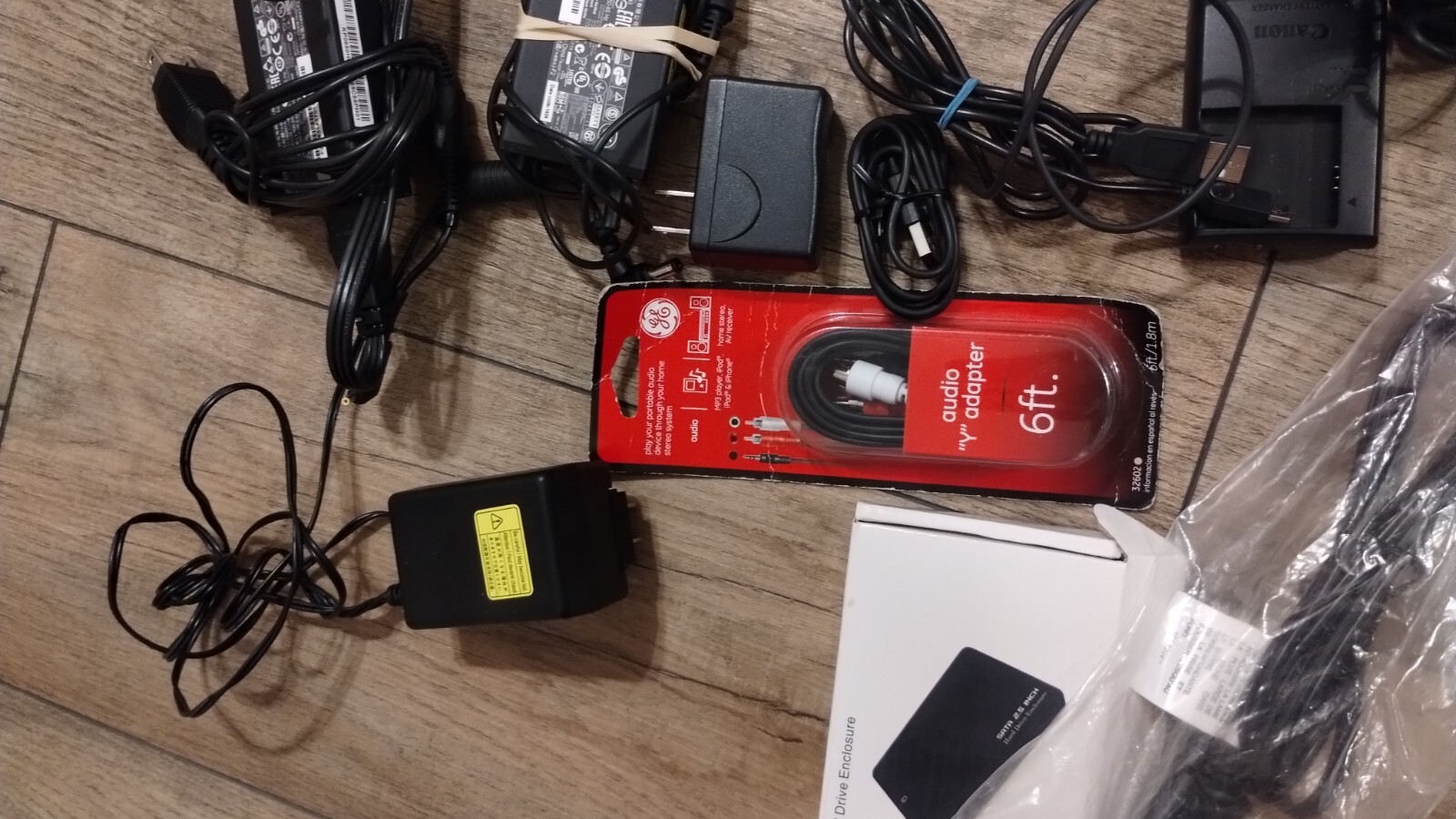 Lot Random Tech Box – Electronics Cables Chargers Cases Power IPad Amplifier etc