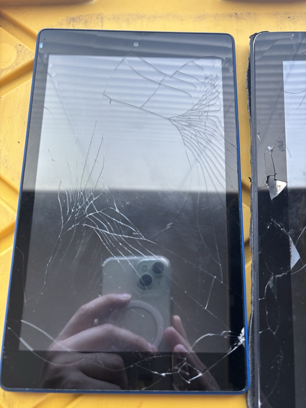 Apple and random electronics For Parts Lot (READ DESCRIPTION)