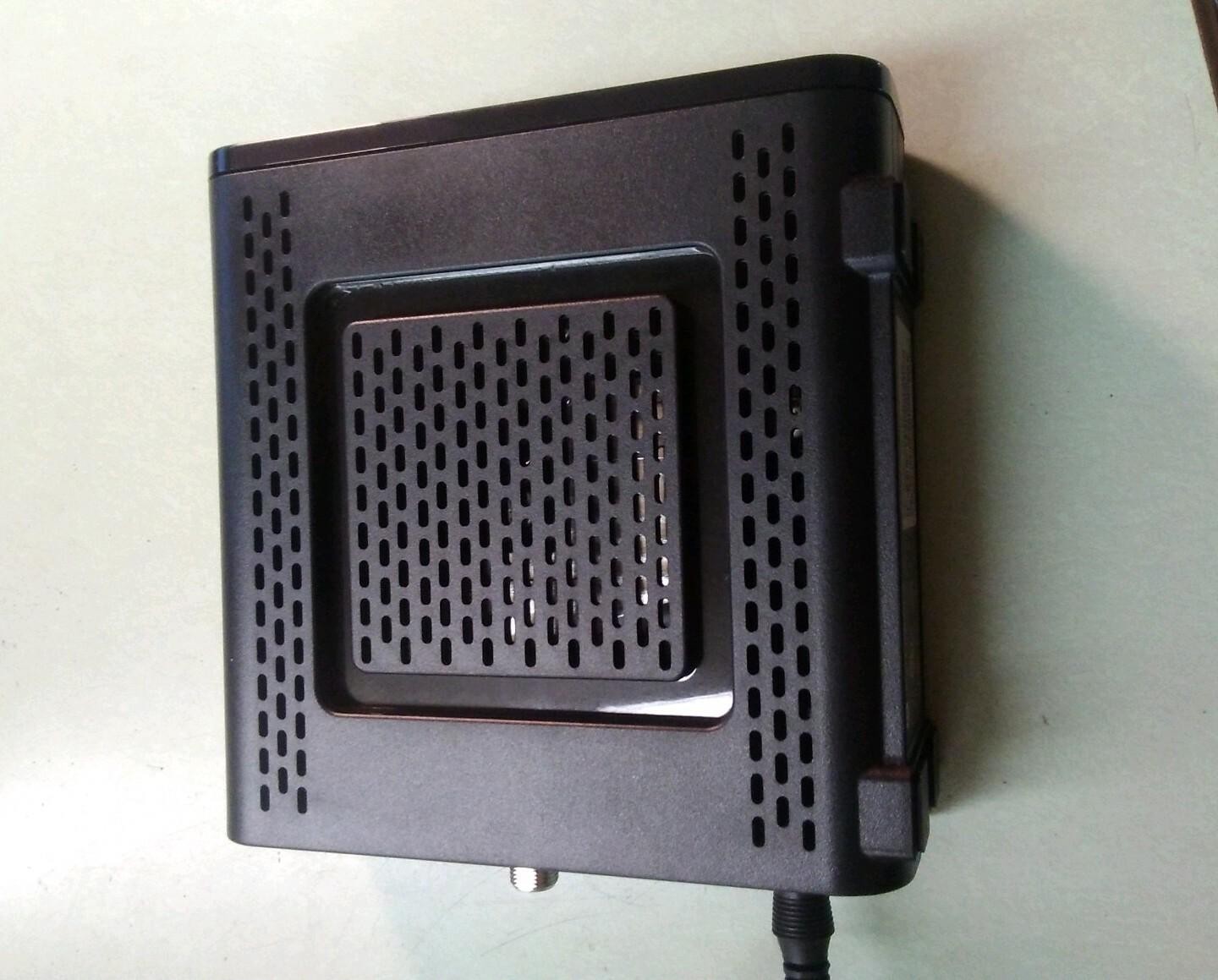 Motorola SURFboard SB6121 575186-017-00 172 Mbps Cable Modem