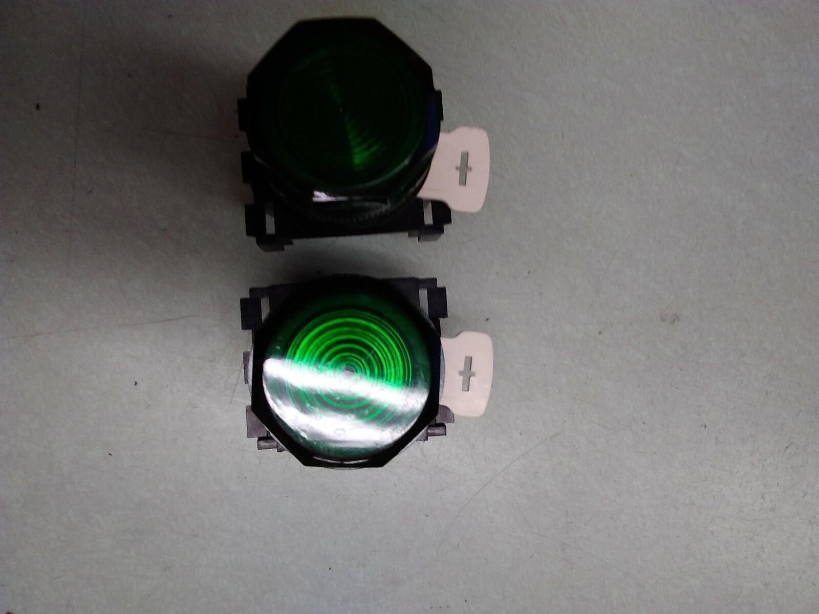 CUTLER HAMMER E22D W/ GREEN PILOT LIGHT LOT OF 2 SER B1