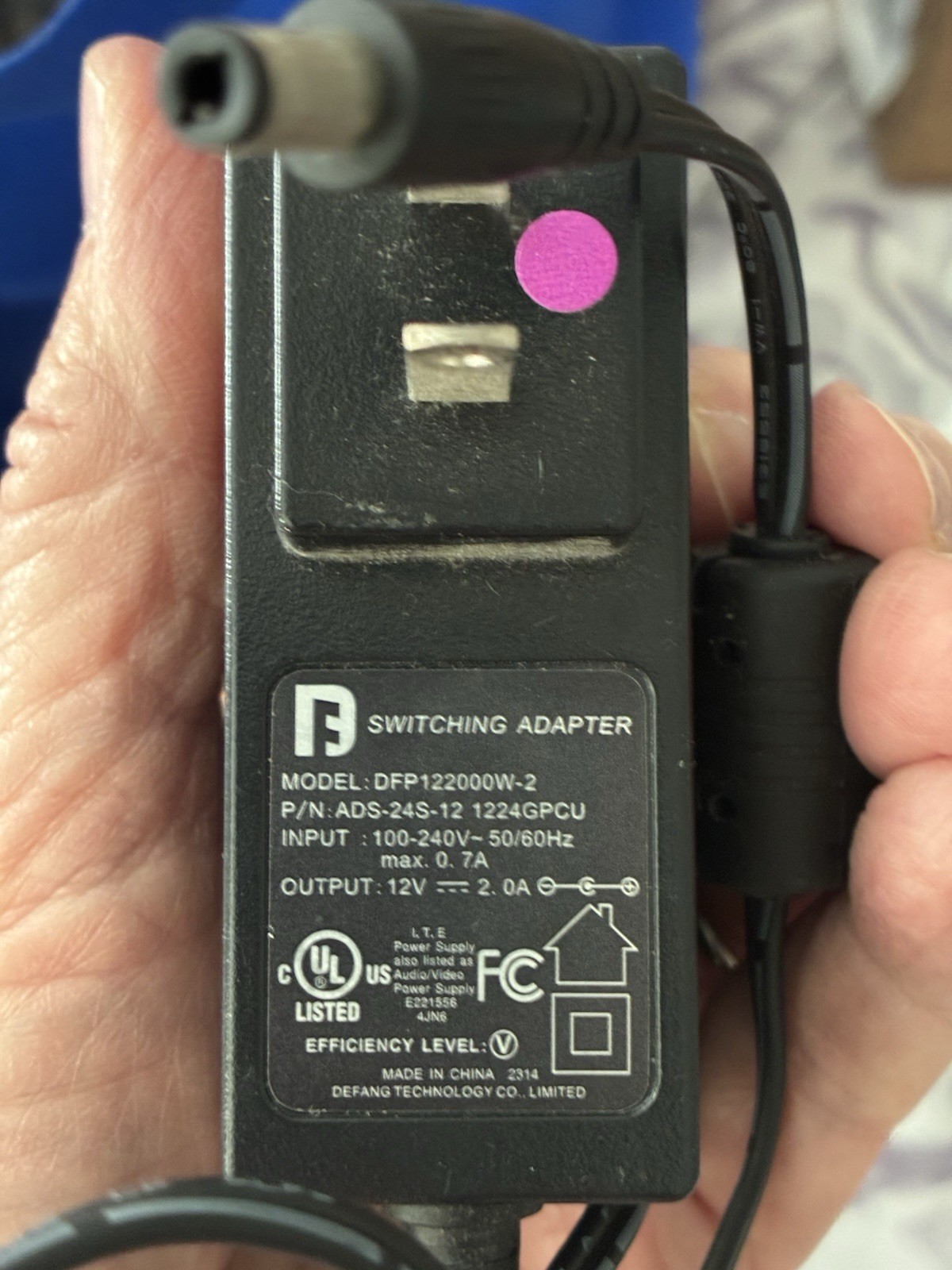 Mixed Lot of Electronics Cables, Chargers, and Power Adapters – Assorted Types