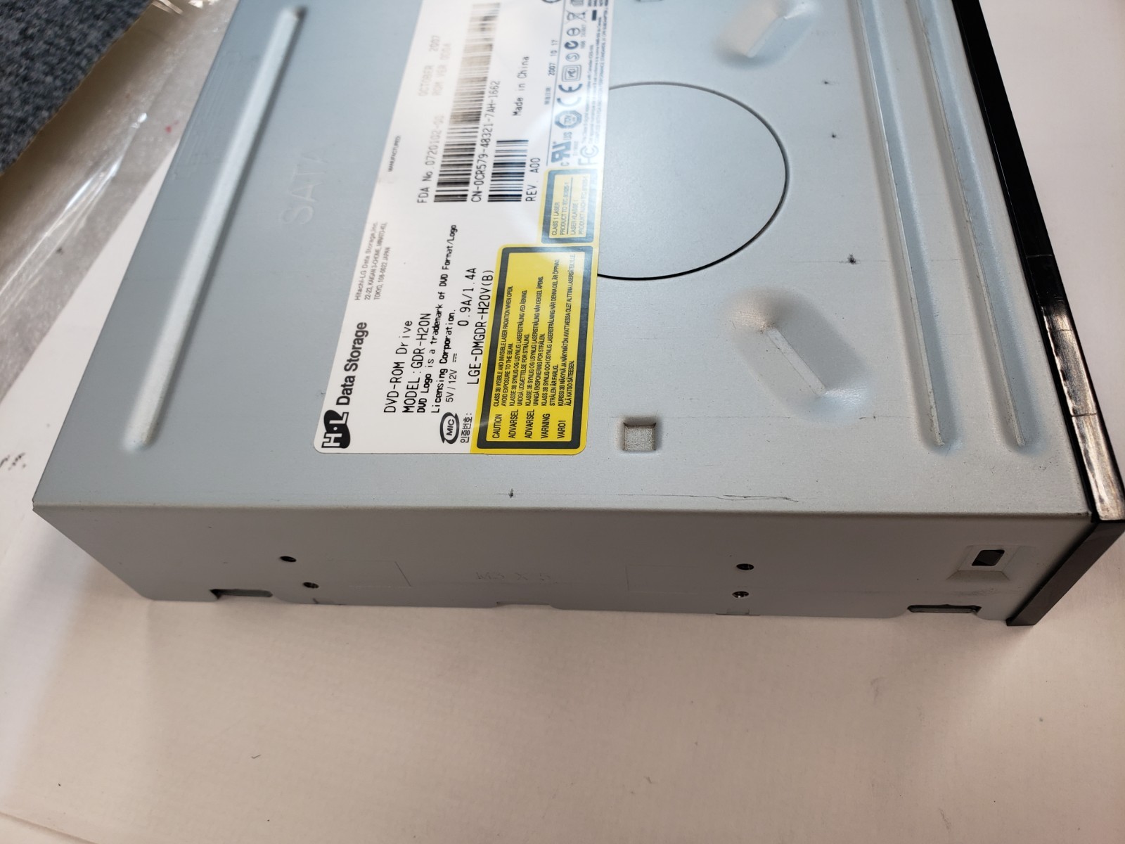 HITACHI LG GDR-H20N Black SATA DVD-ROM 0CR579 REV A00 VER 0D04