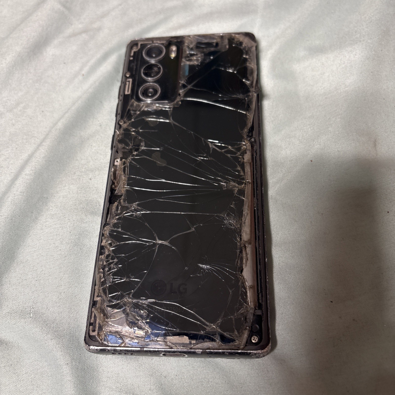 Electronics lot FOR PARTS cell phone flip phone Samsung Apple Ipod Iphone LG