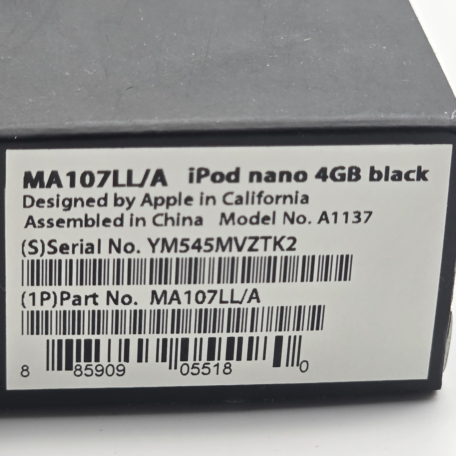 Apple iPod nano 1st Gen 4 GB Wth Box, Logitech Speaker, Case, Buds, Charger&More