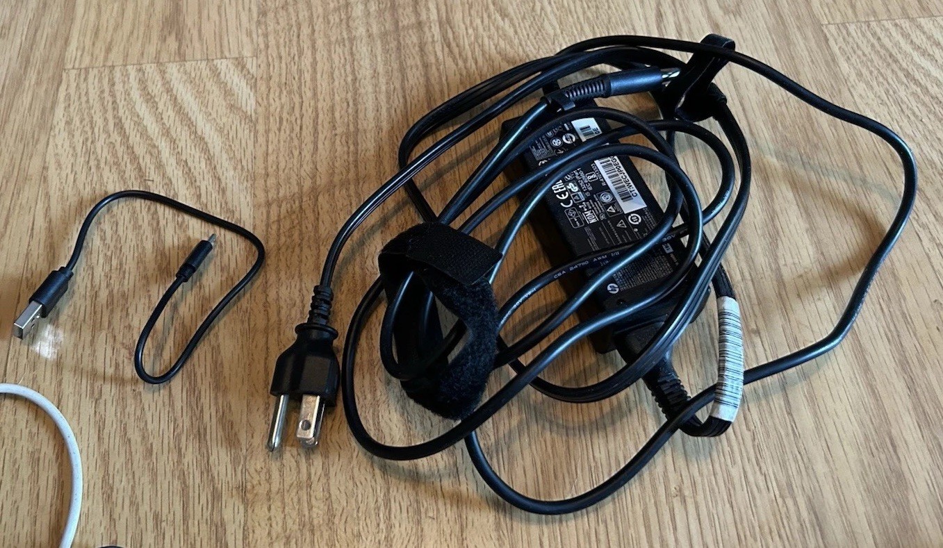 Electronic Cords And Controllers Lot 20 Pieces HP Charger Thunder Tumbler Micro