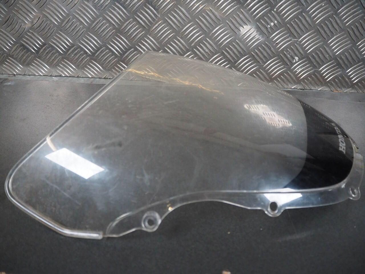 WINDSCREEN HONDA CBR600F4 99-00 64200-MBW-000 19386