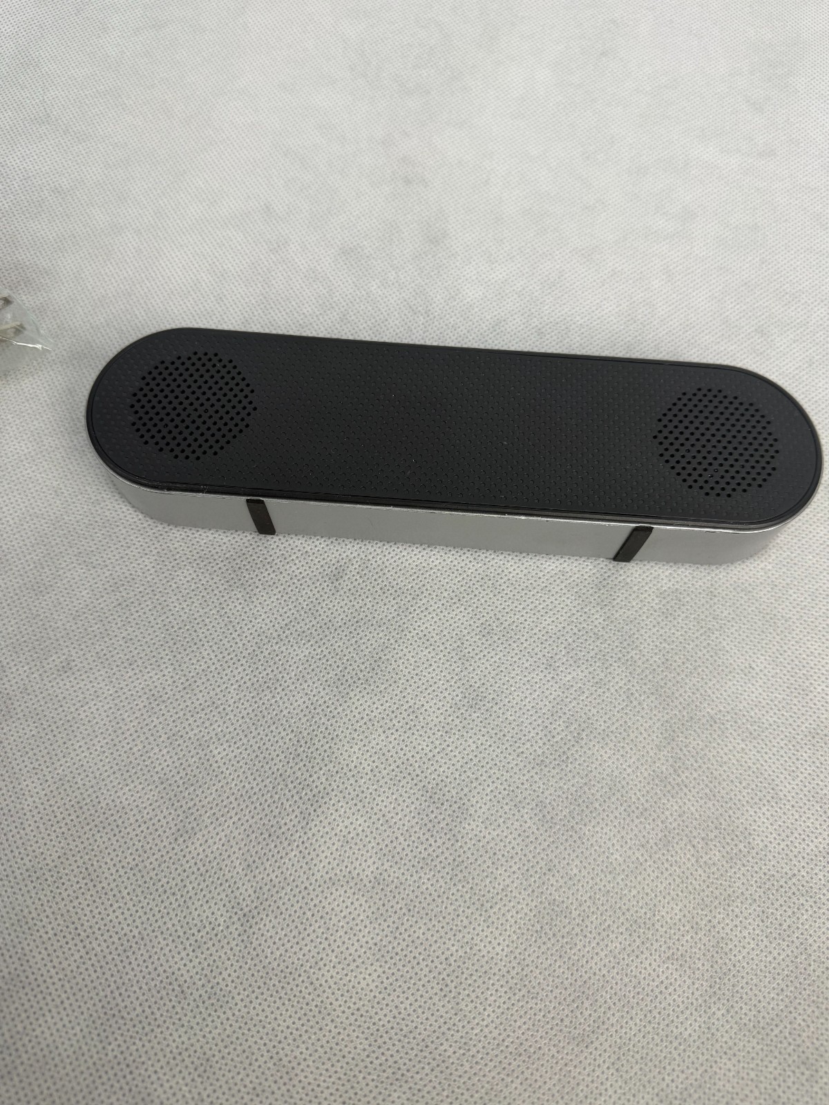 Miscellaneous Electronics Speakers, Cords, Microphones – Conditions Unkown