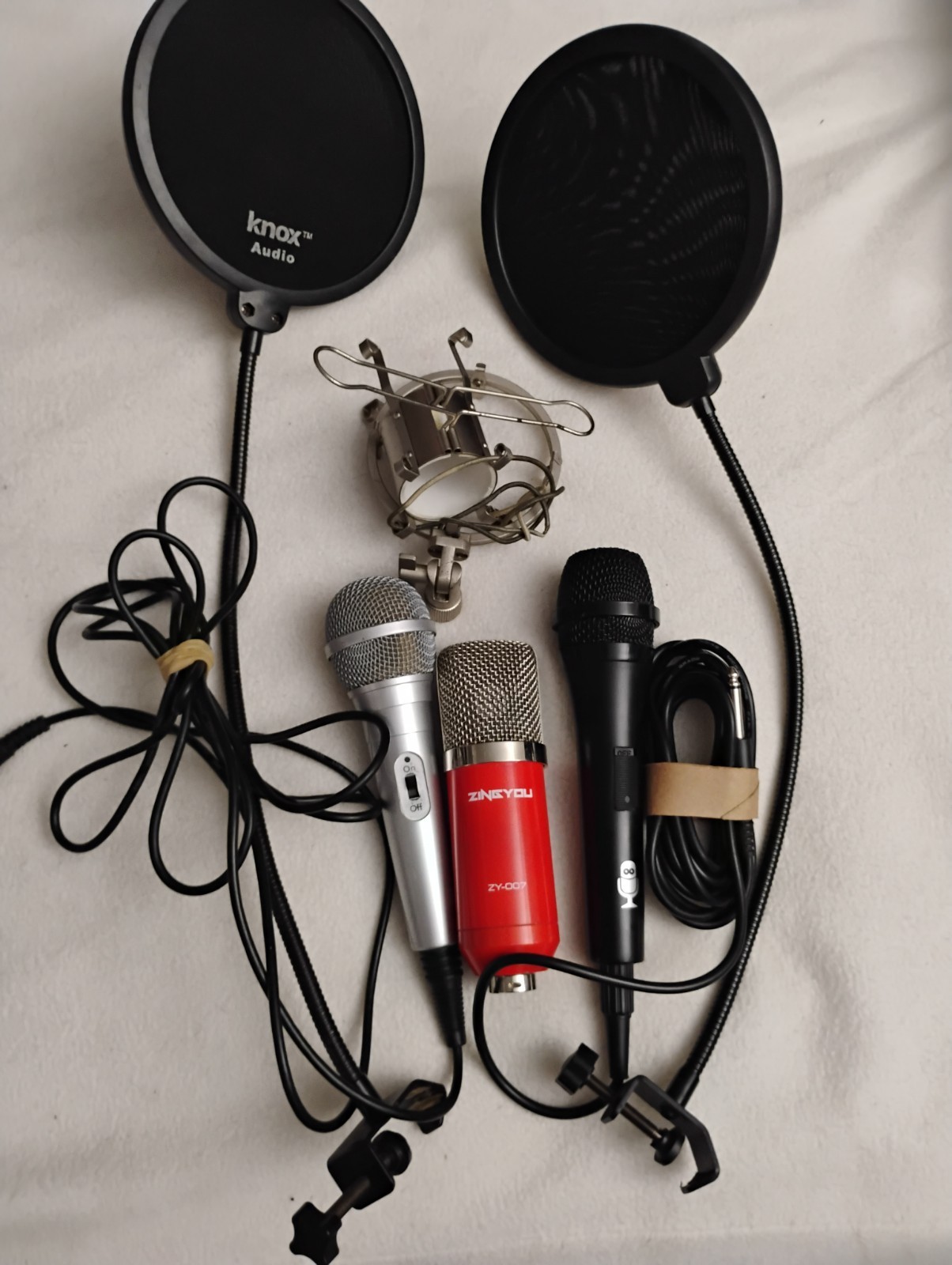 3 mic’s plus some miscellaneous items all untested