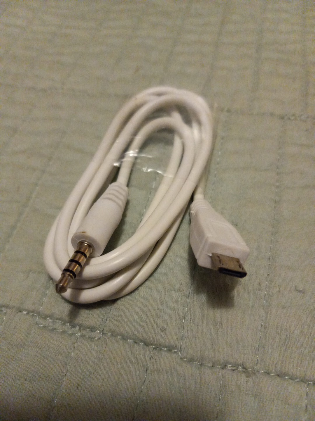 Lot Of 7 Mixed Assorted Apple Product Cords And Connectors USB Lightning Aux etc