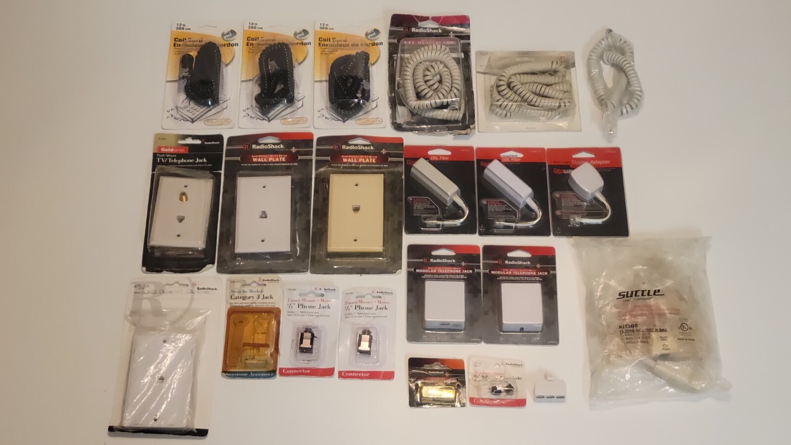 Mixed Bulk Wholesale Lot of 50 Miscellaneous Items such as Suttle Line Condition