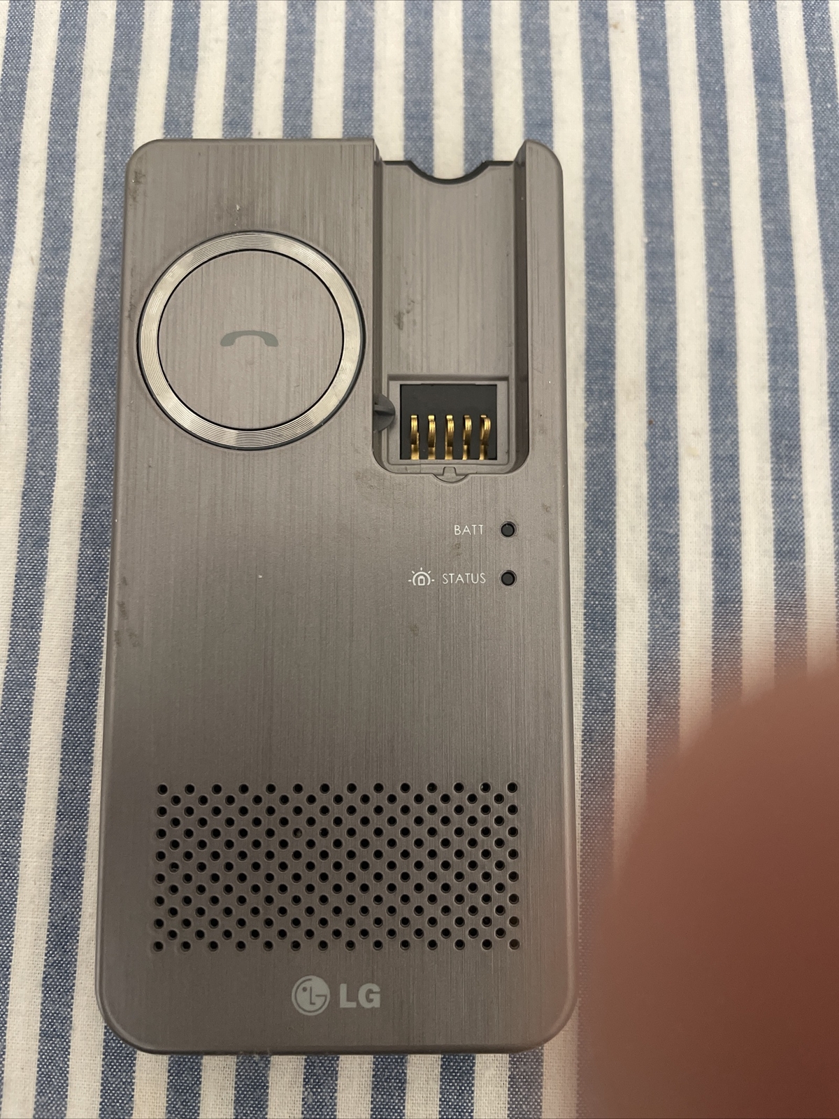 LG HBM 810 Solar Power Speaker Wireless Bluetooth Headset HBM810 Speakerphone