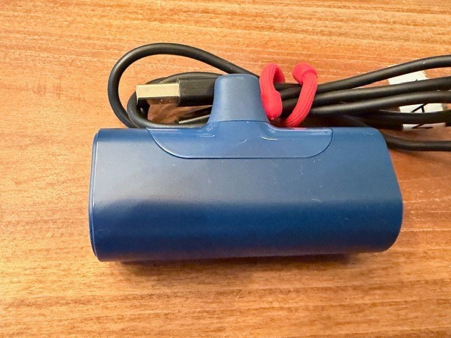 iWalk portable iPhone charger, blue, in great condition, pocket size with cord