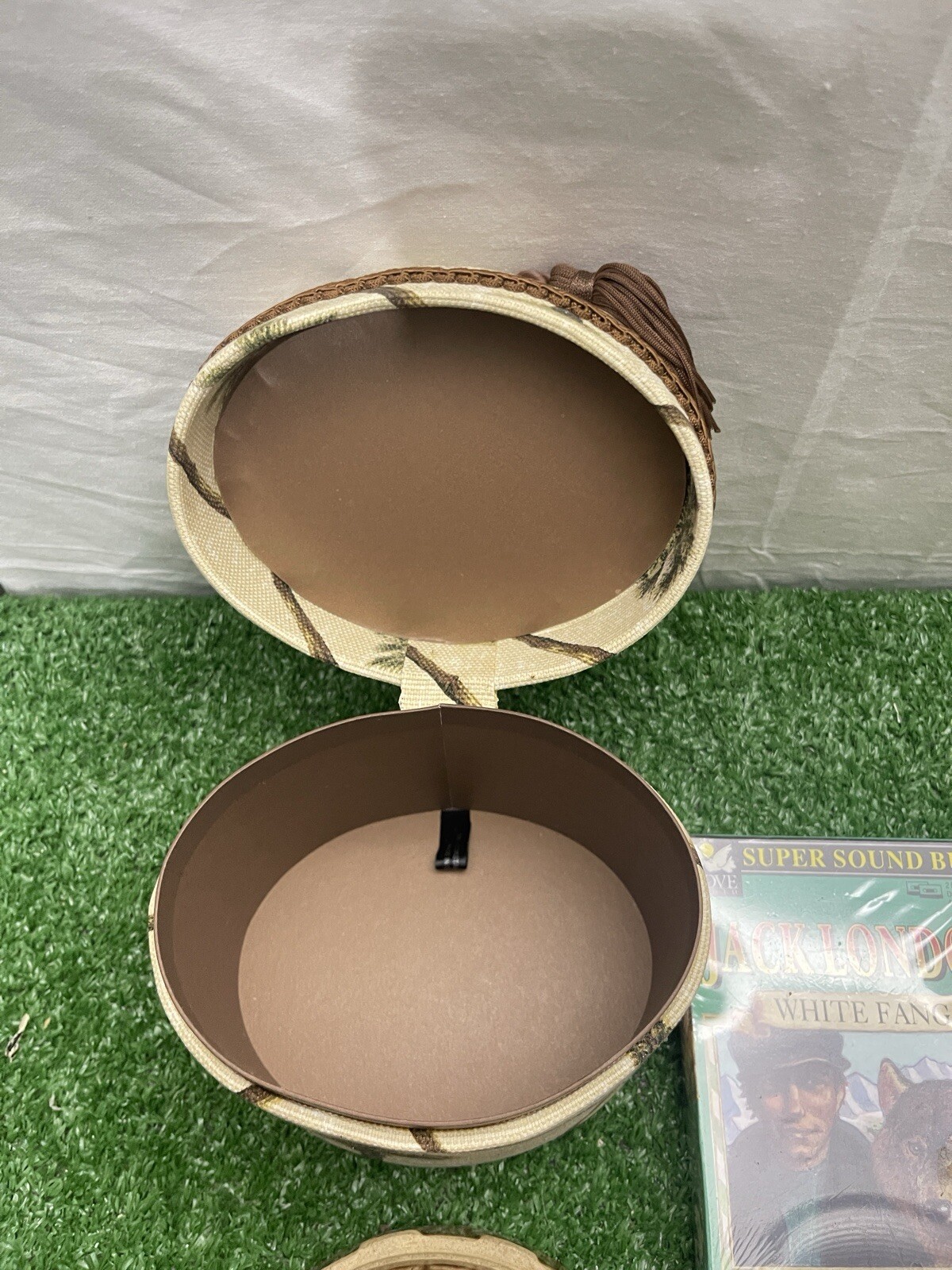 Lots Of Different Items-What You See In The Pictures Are What You Get.-Lot #04