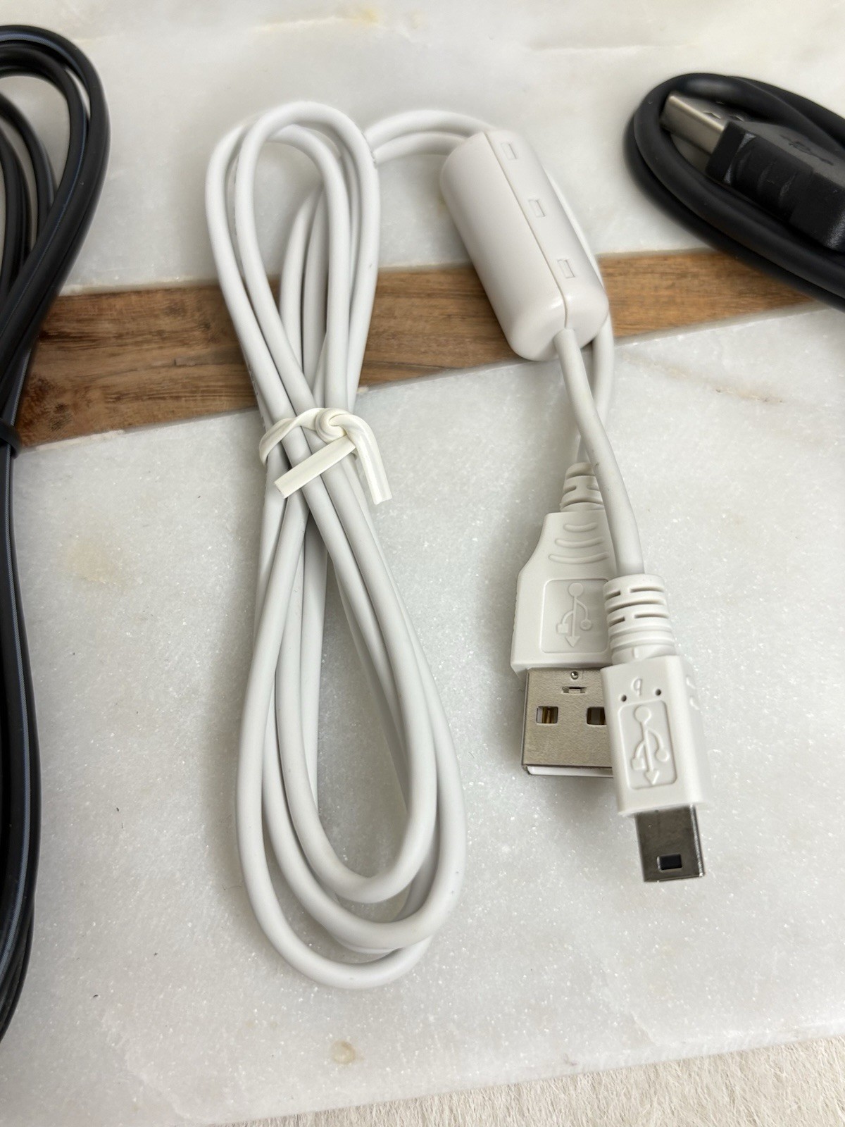 Lot of 4 Mixed Electronics Cables Untested