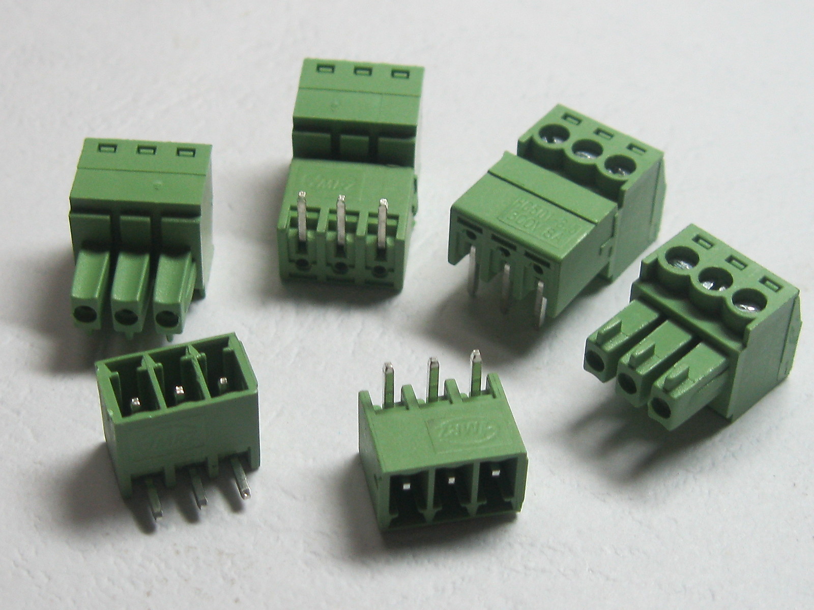 24 pcs Angle 3 pin Pitch 3.81mm Screw Terminal Block Connector Plugable Type New