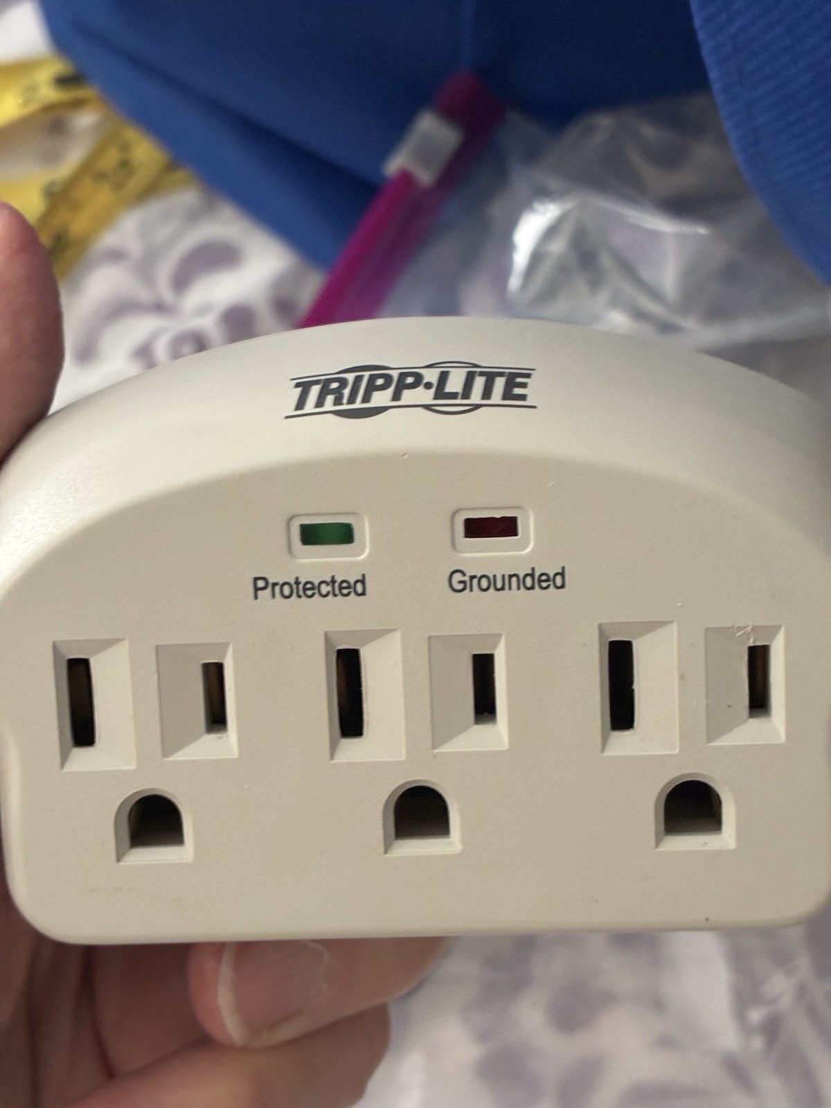 Mixed Lot of Electronics Cables, Chargers, and Power Adapters – Assorted Types