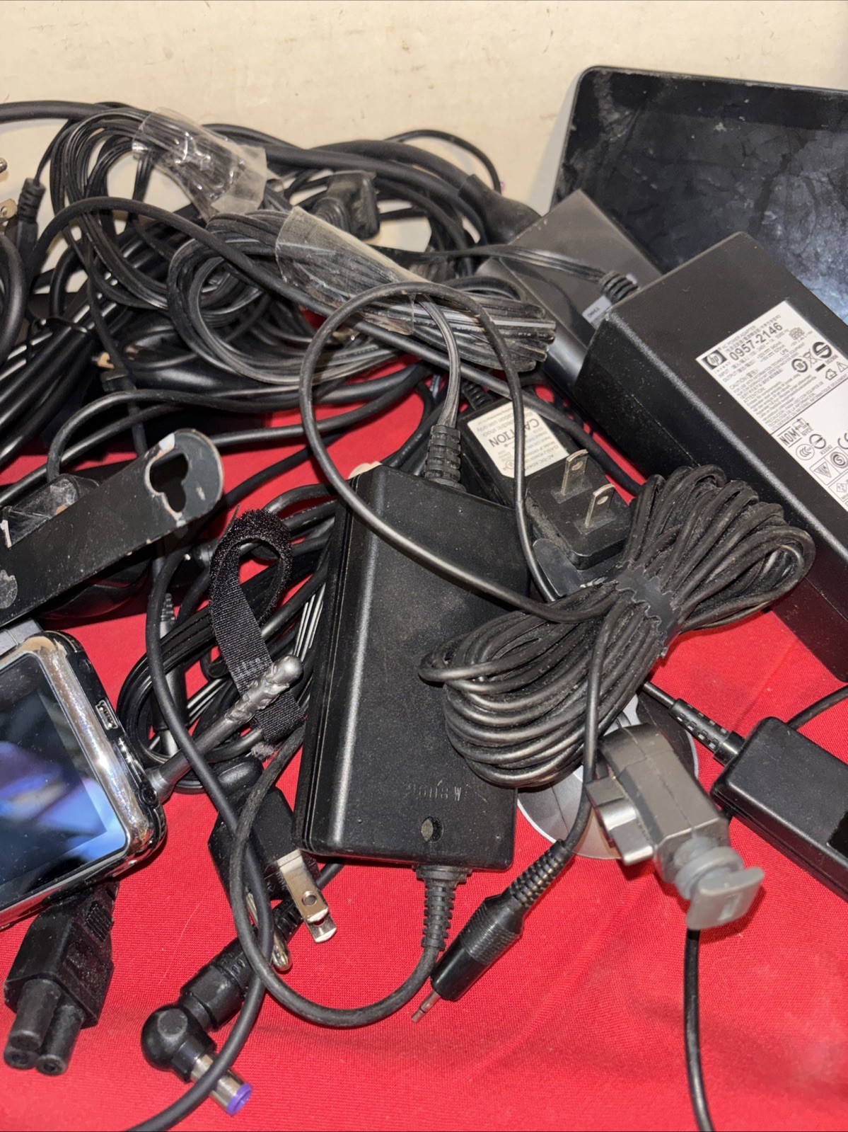 Huge Estate Mixed Lot Electronic Stuff adapters transformer power supply-60126
