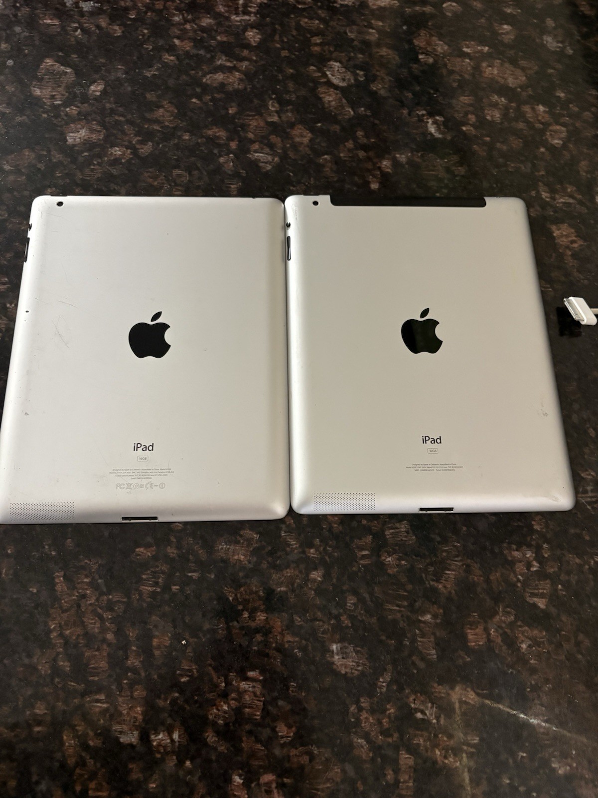 Apple iPad Wi‑Fi Tablet Lot of 2, Silver, 16GB & 32GB, 13in, A1396 (Parts)