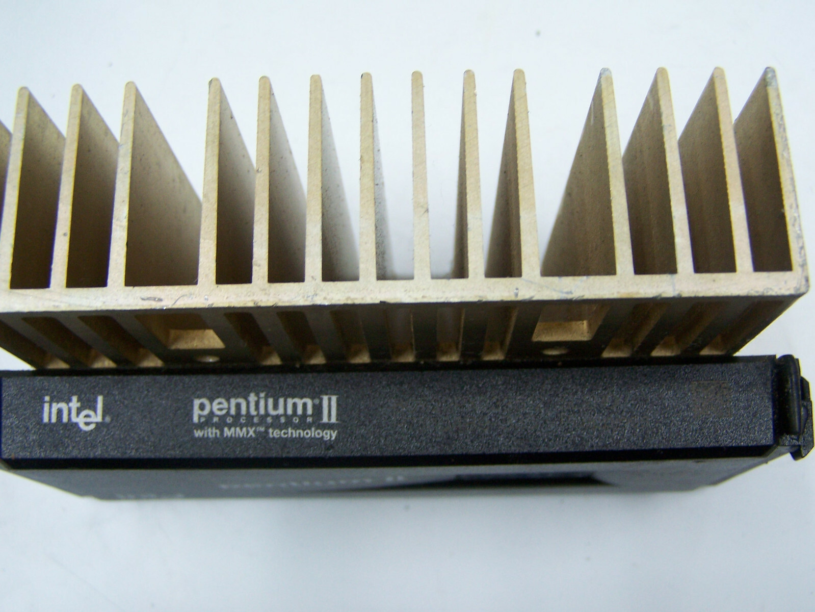 INTEL PENTIUM II sl2 CPU SL2HD 80522PX233512 233MHz MMX PROCESSOR big HEATSINK