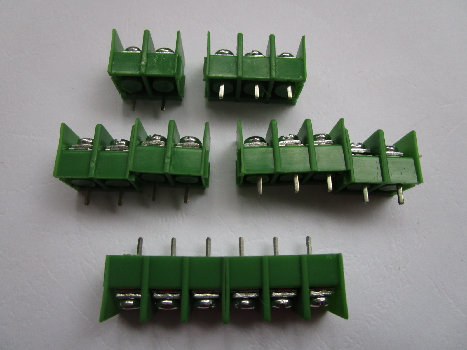 100 pcs Screw Terminal Block Connector 3 pin 7.62mm Green Barrier Type DG7.62