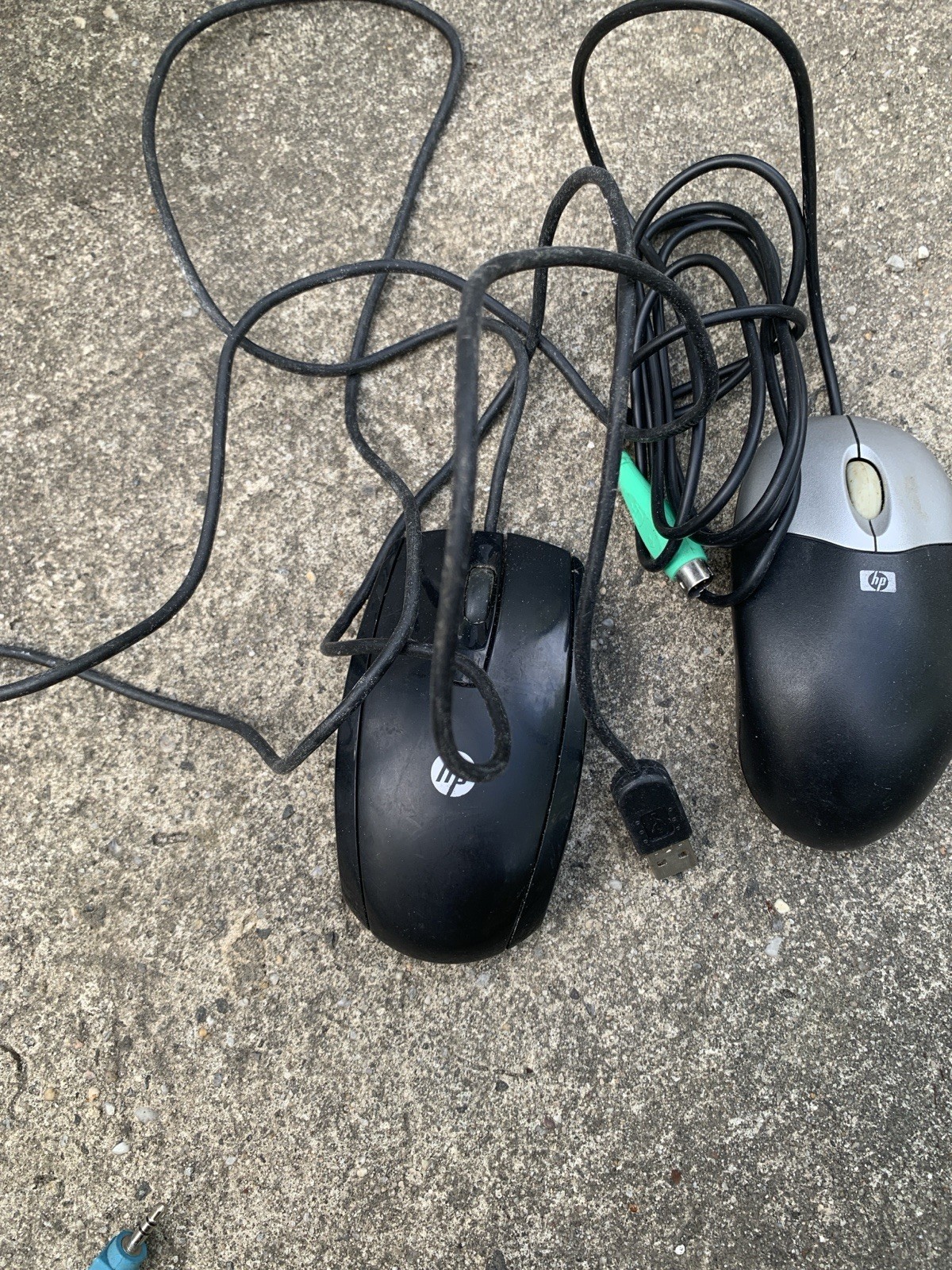 Electronics Grab Box – Cables, Mice And Microphone